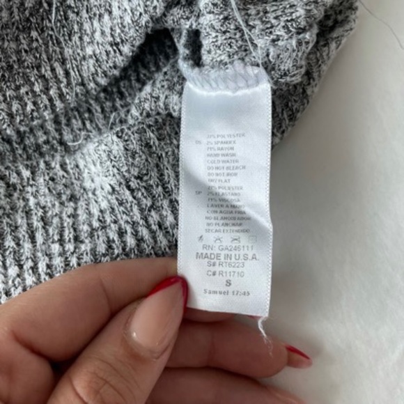 🦋 Grey Off Shoulder Fitted Knit Top - Picture 6 of 7